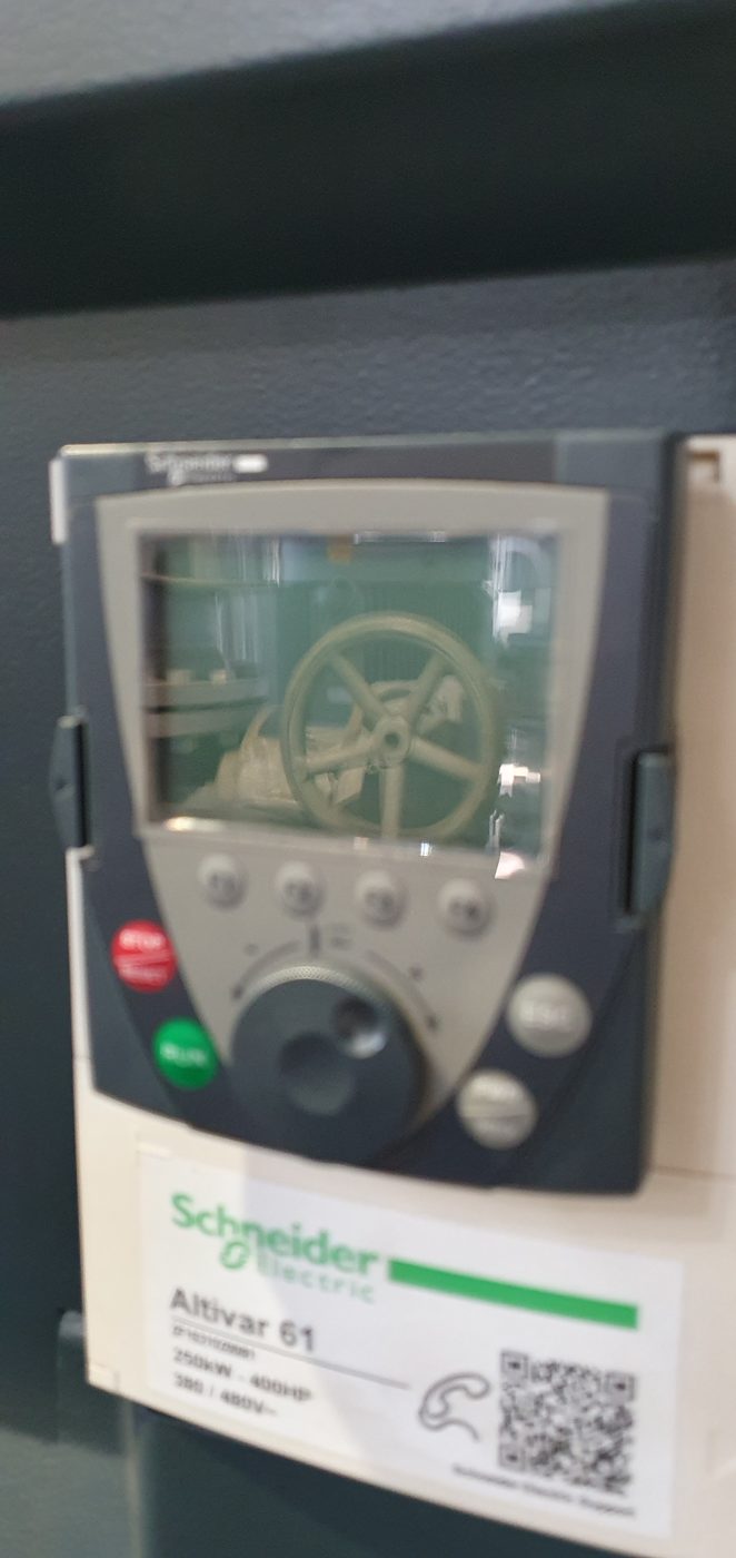 Schneider Altivar frekvenciaváltó kezelőpanel közelről